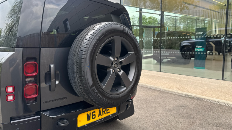 Land Rover Defender 3.0 D250 X-Dynamic HSE 90 3dr Auto Diesel Estate